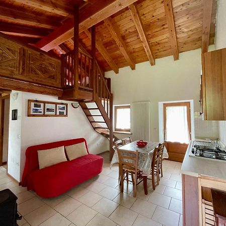 Abri Vigneroisa Appartamento Miserin Champorcher Buitenkant foto